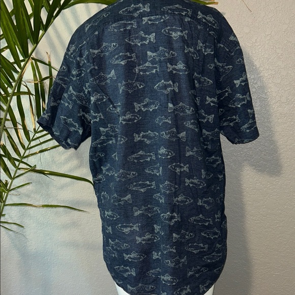 Eddie Bauer Navy blue Fish Print Button-Up Shirt, Classic Fit - Picture 2 of 2